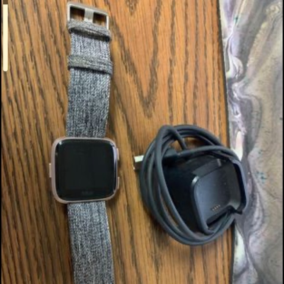 Fitbit Versa - Picture 2 of 2